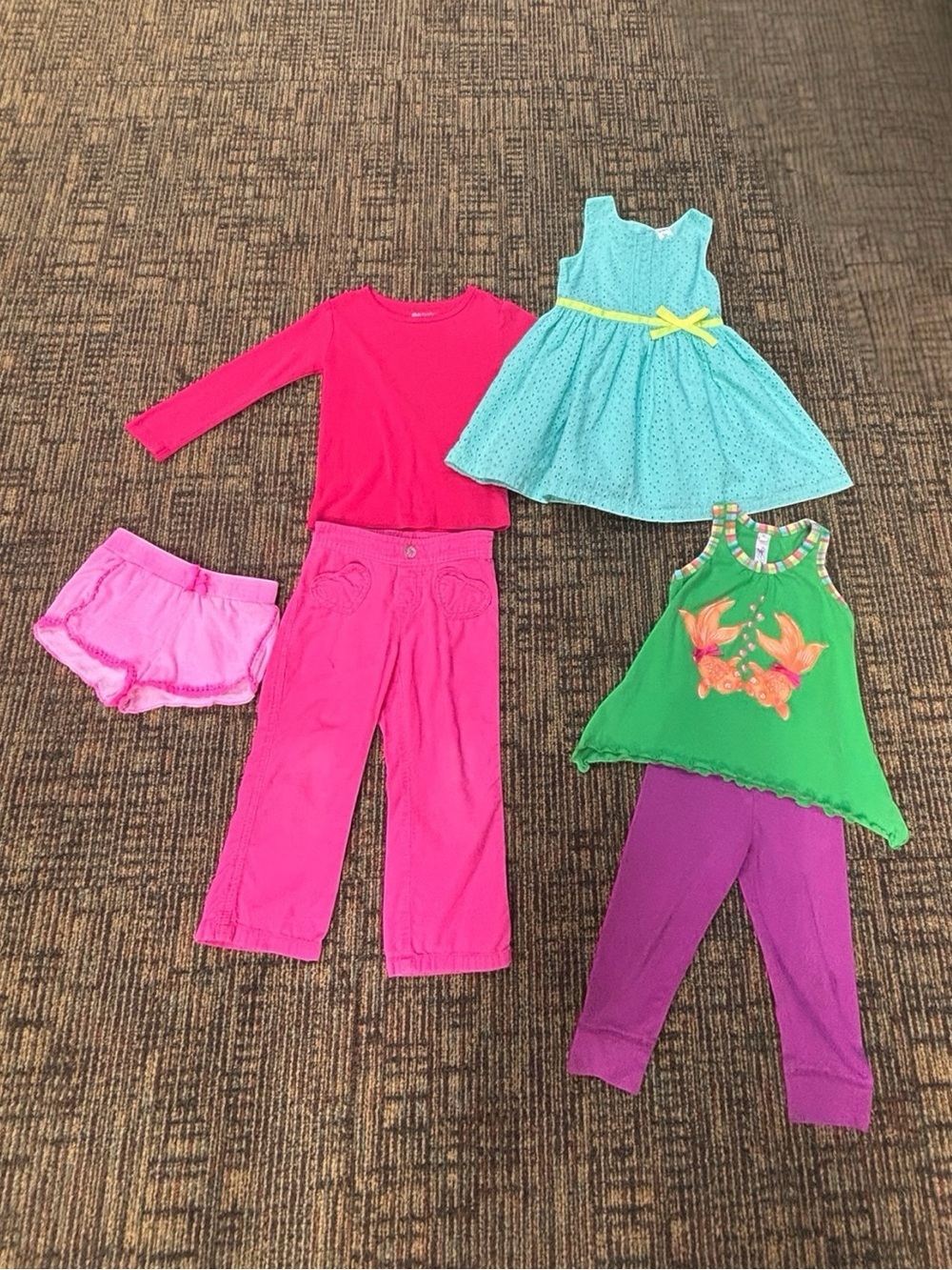 Kids 3T Six Piece Mix and Match Set - Includes Gap, Carters, Nohi Pieces